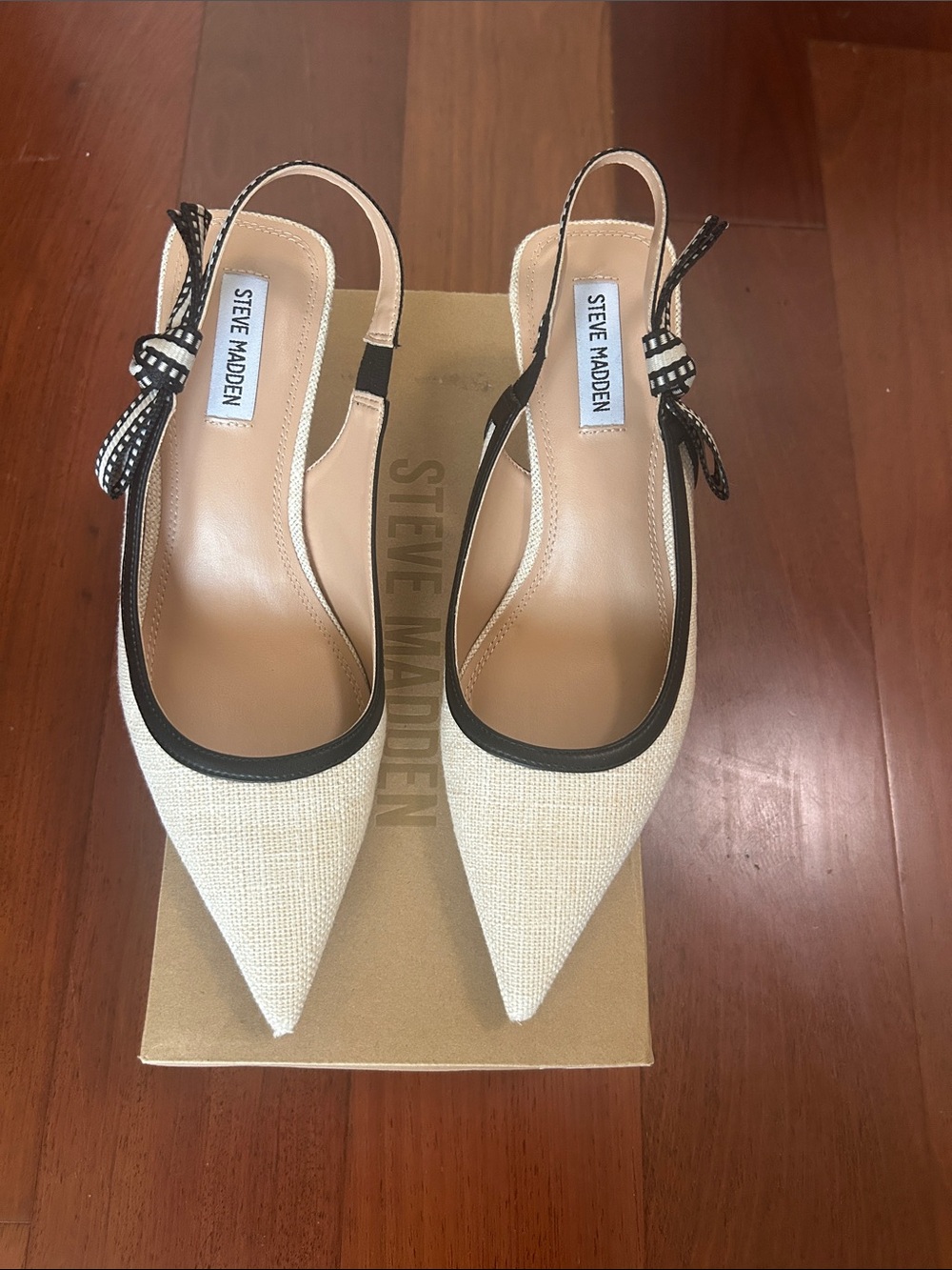 Steve Madden Cream and Black Pointed Slingback Heels with Bow Accent 9.5 - Picture 2 of 6